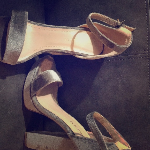 Soft grey pumps - Picture 1 of 2
